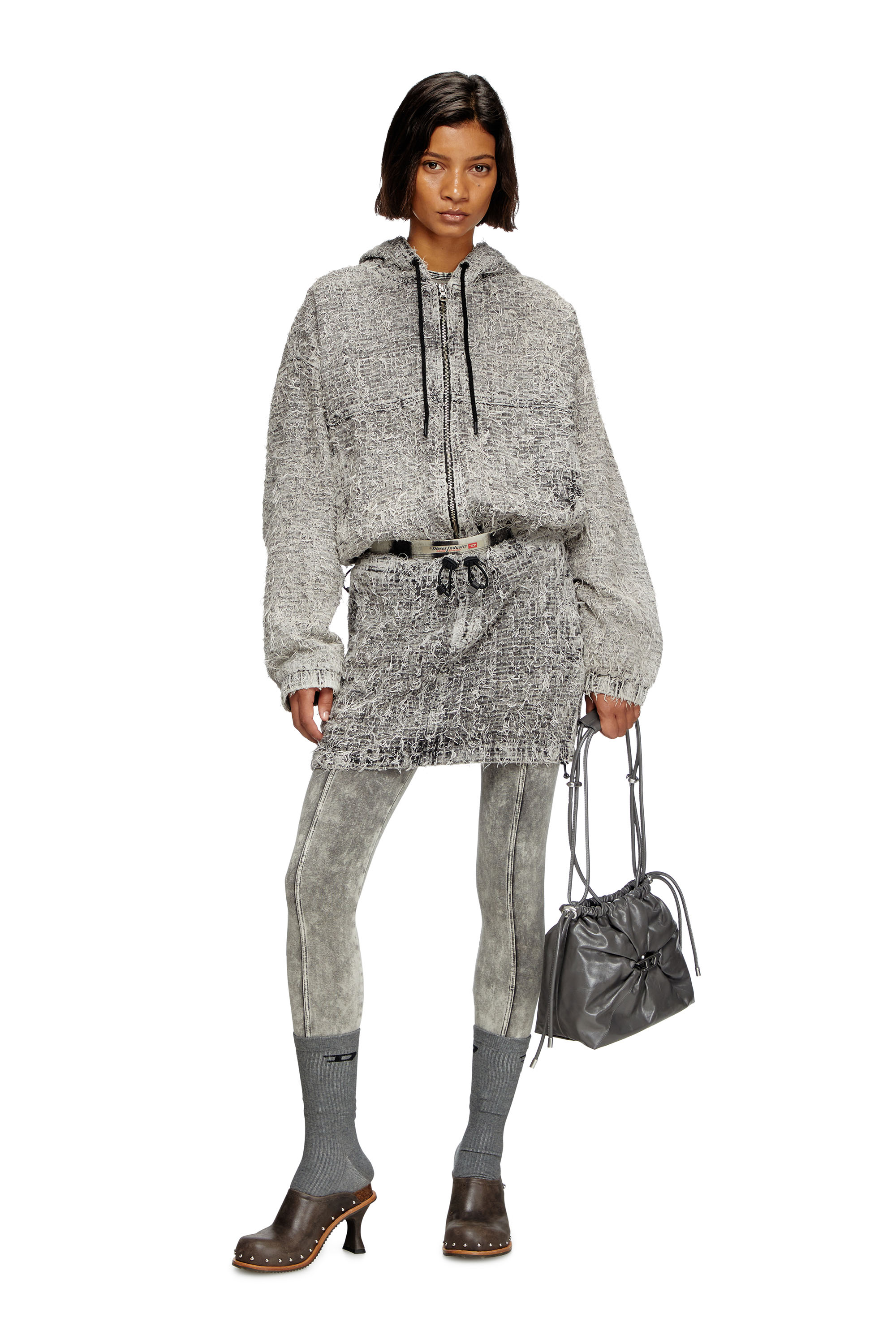 Diesel - SCRUNCH-D BUCKET, Scrunch-D-Borsa bucket in pelle lucida stropicciata Donna in Grigio - 2