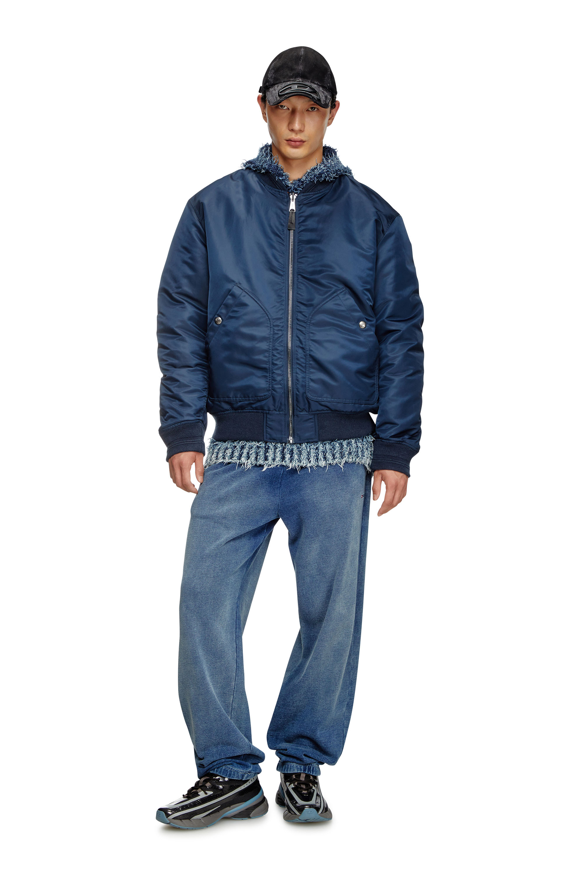 Diesel - J-HELD, Bomber in nylon imbottito con Oval D Uomo in Blu - 2